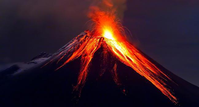 что появляется при извержении вулкана