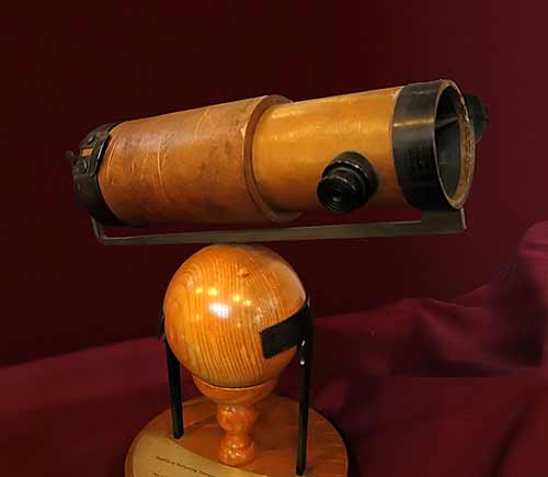 телескоп-рефлектор_1671_Sir_Isaac_Newton