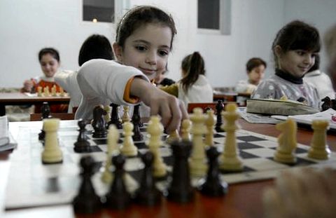 Шахматы играть с компьютером для детей начинающих Чтобы играть за