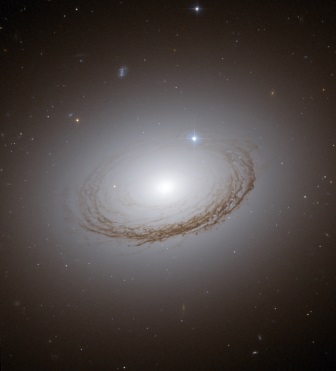 Линзообразная галактика NGC 7049