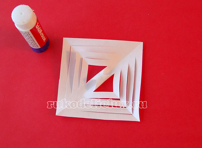 как сделать 3-D снежинку из бумаги