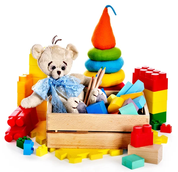 Детские игрушки с мишкой и кубов — стоковое фото