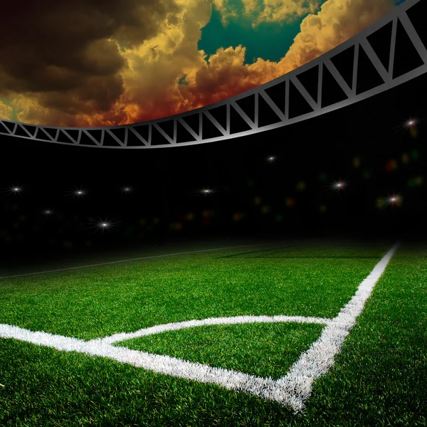 Футбольное поле с ярким светом — стоковое фото