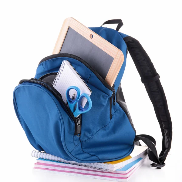 Рюкзак с школьных принадлежностей — стоковое фото