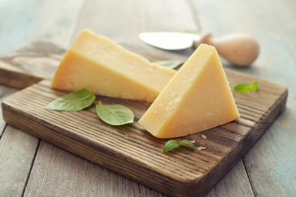 Сыр пармезан — стоковое фото