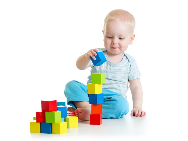 Малыш Baby играть с игрушками строительный блок — стоковое фото
