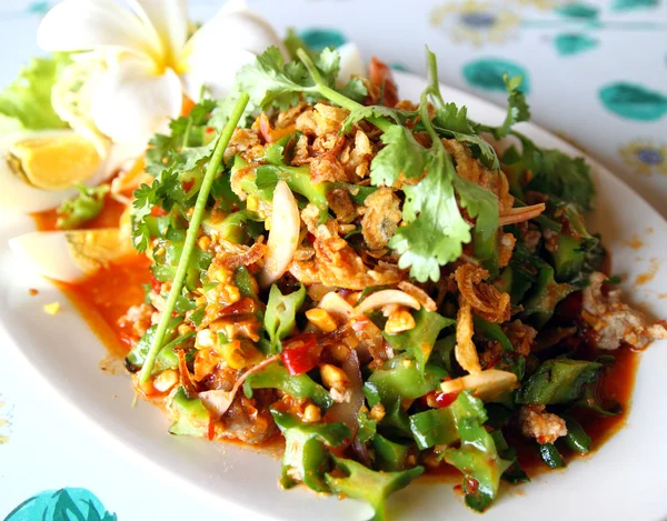 Салат из фасоли крылатый, еда из Таиланда — стоковое фото