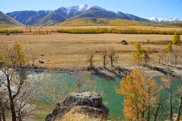 Река Гуйя, kurayskai степи и Северной huyskiy позвоночника — стоковое фото
