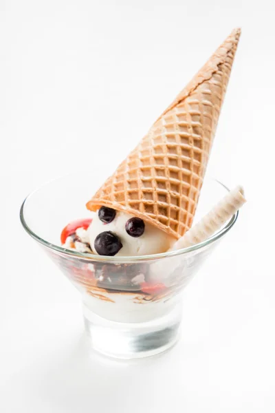Мороженое для детей — стоковое фото
