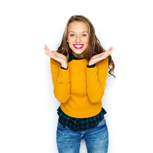 Счастливая молодая женщина или девушка в повседневную одежду — стоковое фото