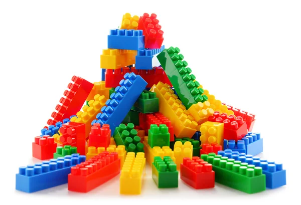 Красочные пластиковые Детские игрушки, изолированные на белом фоне — стоковое фото