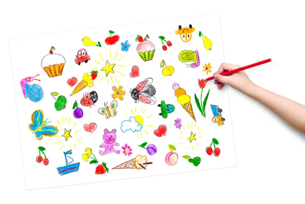 Рука ребенка с карандашом нарисовать картину — стоковое фото