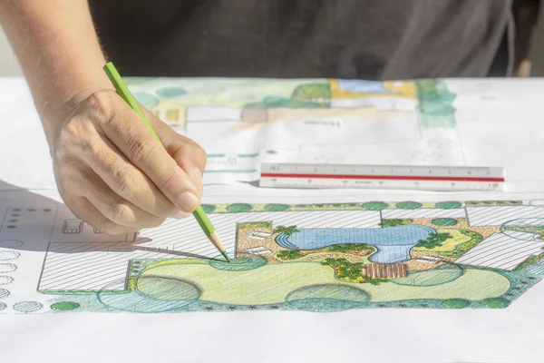 Ландшафтный архитектор дизайн план дворе виллы — стоковое фото