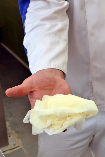 Процесс производства сыра — стоковое фото