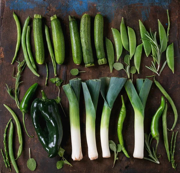 Ассорти из зеленых овощей — стоковое фото