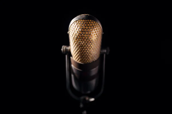 Старый микрофон — стоковое фото
