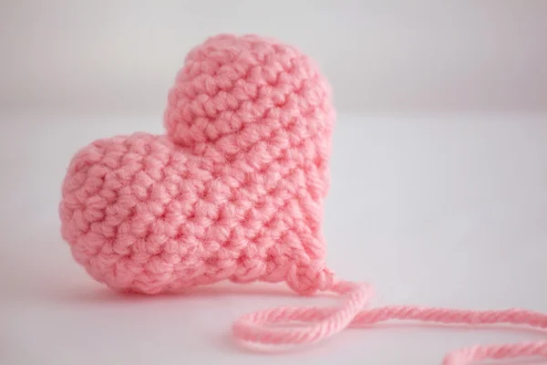Красивый теплый розовый крючком сердца - крупным планом — стоковое фото