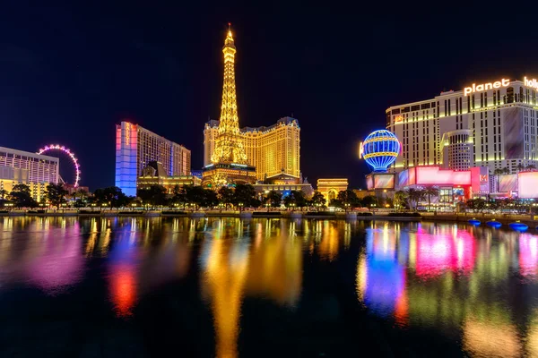 Ночное освещение, казино, полоса Лас-Вегаса, Невада, США — стоковое фото