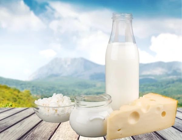 Молоко, молочные продукты, сыр — стоковое фото