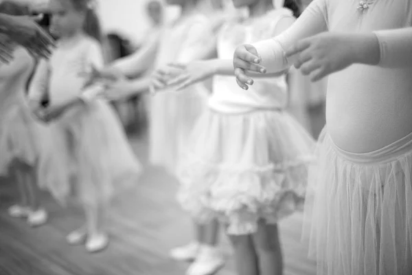 Танцевальные занятия для детей — стоковое фото