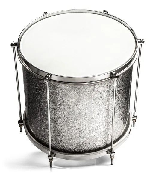 Бас-барабан на белом — стоковое фото