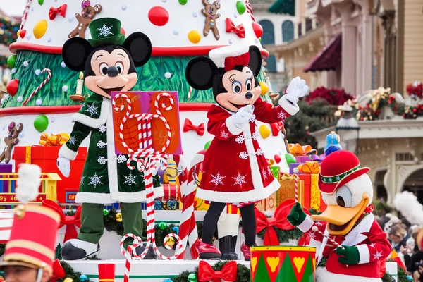 Disney Рождественский парад в Диснейленд Париж — стоковое фото