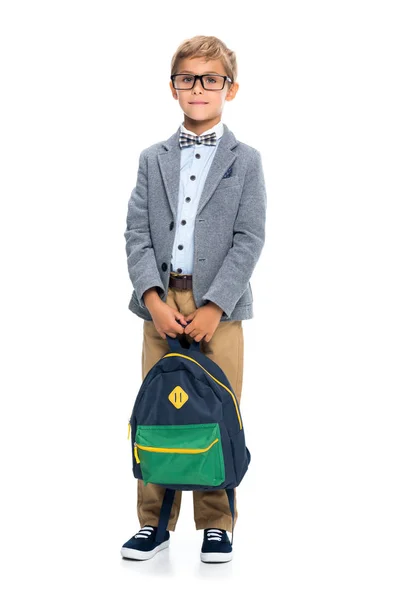 Счастливый маленький школьник с рюкзаком — стоковое фото