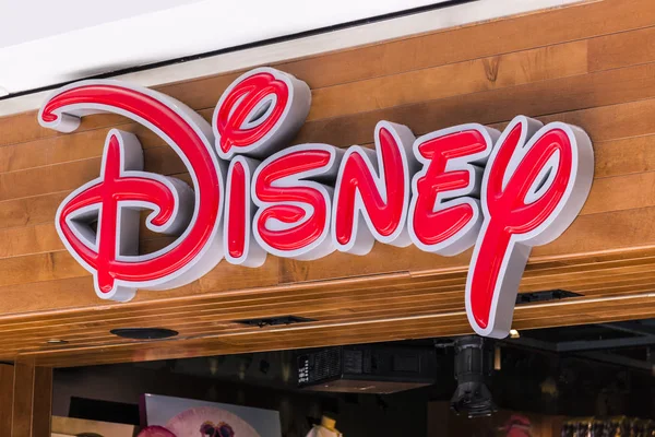 Цинциннати - около мая 2017: Disney Store розничной Mall местоположение. Disney Store является официальный сайт для Disney магазинов Vi — стоковое фото