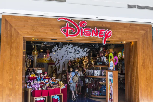 Цинциннати - около мая 2017: Disney Store розничной Mall местоположение. Disney Store является официальный сайт для Disney магазинов Viii — стоковое фото
