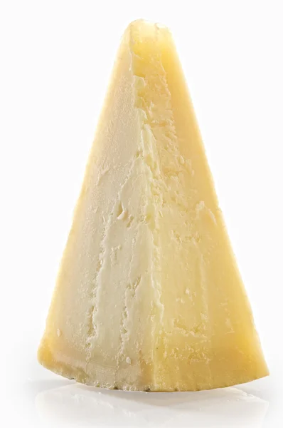 Ломтик сыра пармезан — стоковое фото
