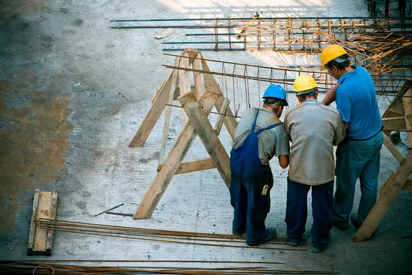 Рабочий-строитель — стоковое фото