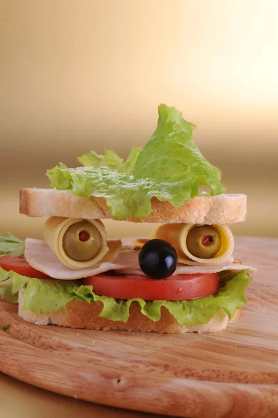Сэндвич похож на лицо — стоковое фото