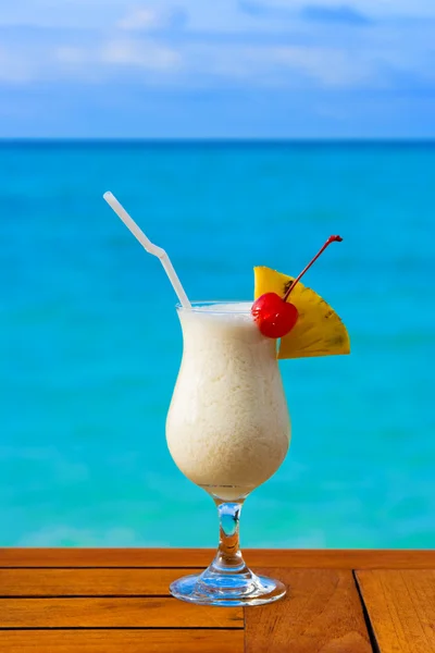 Молочный коктейль на столик в кафе beach — стоковое фото