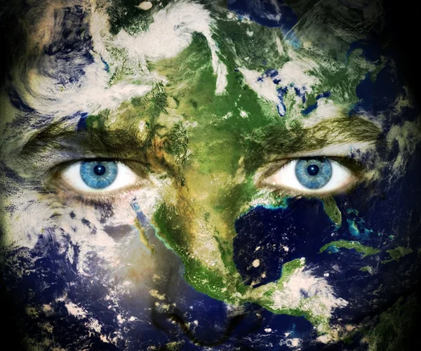 Спасем планету - глаза земли — стоковое фото