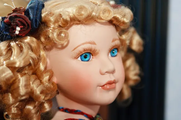 Лицо куклы — стоковое фото