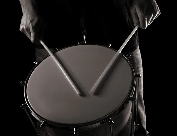 Игра repinique (rep, repique, двуглавый бразильский барабан), тонированный monochr — стоковое фото