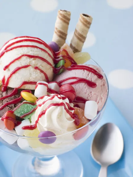 Трио из мороженого и сладкое Мороженое — стоковое фото