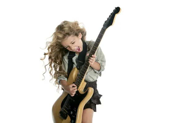Маленькая блондинка девочка, играет электрогитара хардкор Ветер волос — стоковое фото