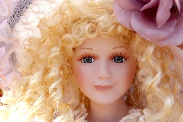 Античный старое блондинка Фарфоровая кукла лицо protrait — стоковое фото